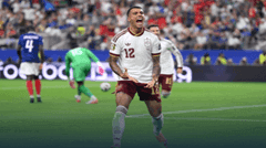 Tây Ban Nha giành vé vào chung kết sau 16 năm, thắng Pháp 2-0