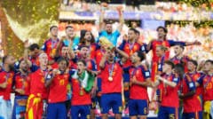 Tổng thống Trump trao cúp vô địch World Cup 2026 cho Tây Ban Nha; Rodri giành Quả bóng Vàng