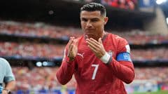 Rooney: Ronaldo có thể cảm thấy khó chịu khi Messi ghi ba bàn, nhưng cảm xúc này đã thúc đẩy anh tiến bộ