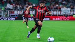 Romano và Moreto: AC Milan đang tinh giản lực lượng, Atkame là người rời đi đầu tiên