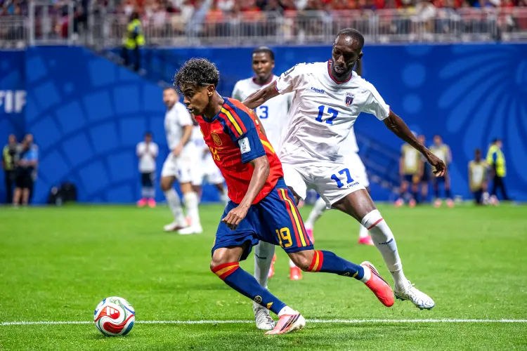 Cú sốc lớn! Tây Ban Nha 0-0 Cape Verde; Yamal 18 tuổi ra mắt, thủ môn Vozinha 40 tuổi chơi thần sầu