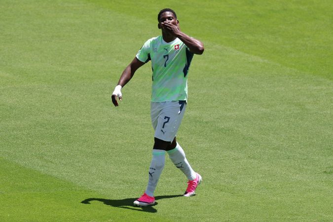 Hiệp 1: Thụy Sĩ tạm dẫn Qatar 1-0, Embolo ghi bàn penalty đầu tiên tại World Cup 2026 Hiệp 1: Thụy Sĩ tạm dẫn Qatar 1-0, Embolo ghi bàn penalty đầu tiên tại World Cup 2026