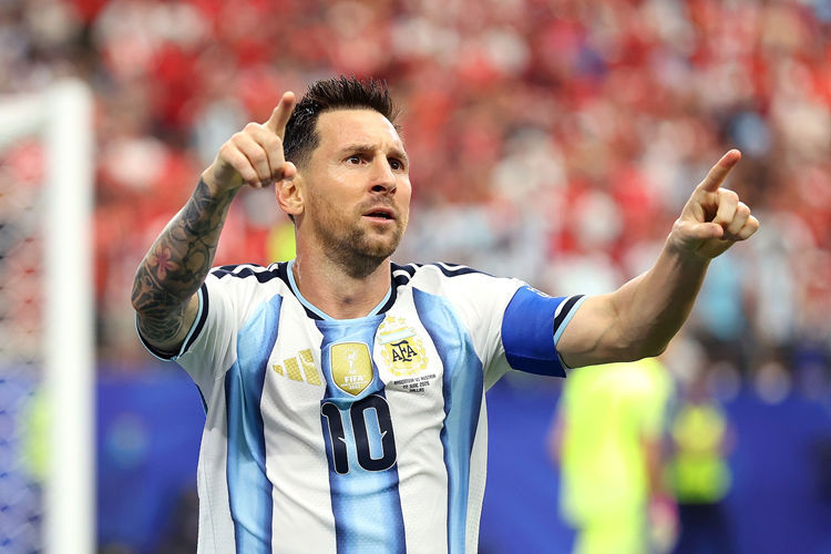 Giành vé sớm! Argentina 2-0 Áo, Messi đá hỏng phạt đền + lập cú đúp, 18 bàn vươn lên ngôi Vua phá lưới World Cup Giành vé sớm! Argentina 2-0 Áo, Messi đá hỏng phạt đền + lập cú đúp, 18 bàn vươn lên ngôi Vua phá lưới World Cup