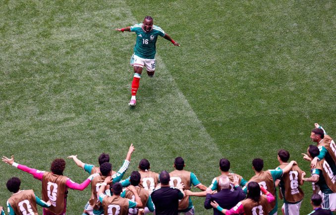 Hiệp 1: Mexico tạm dẫn Nam Phi 1-0, Quiñones ghi bàn đầu tiên của World Cup