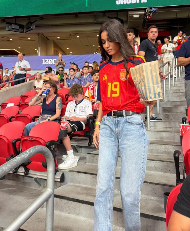 Yamal ghi bàn đầu tiên tại World Cup, còn công khai “phát cẩu lương”: “Cô gái của tôi!” Yamal ghi bàn đầu tiên tại World Cup, còn công khai “phát cẩu lương”: “Cô gái của tôi!”
