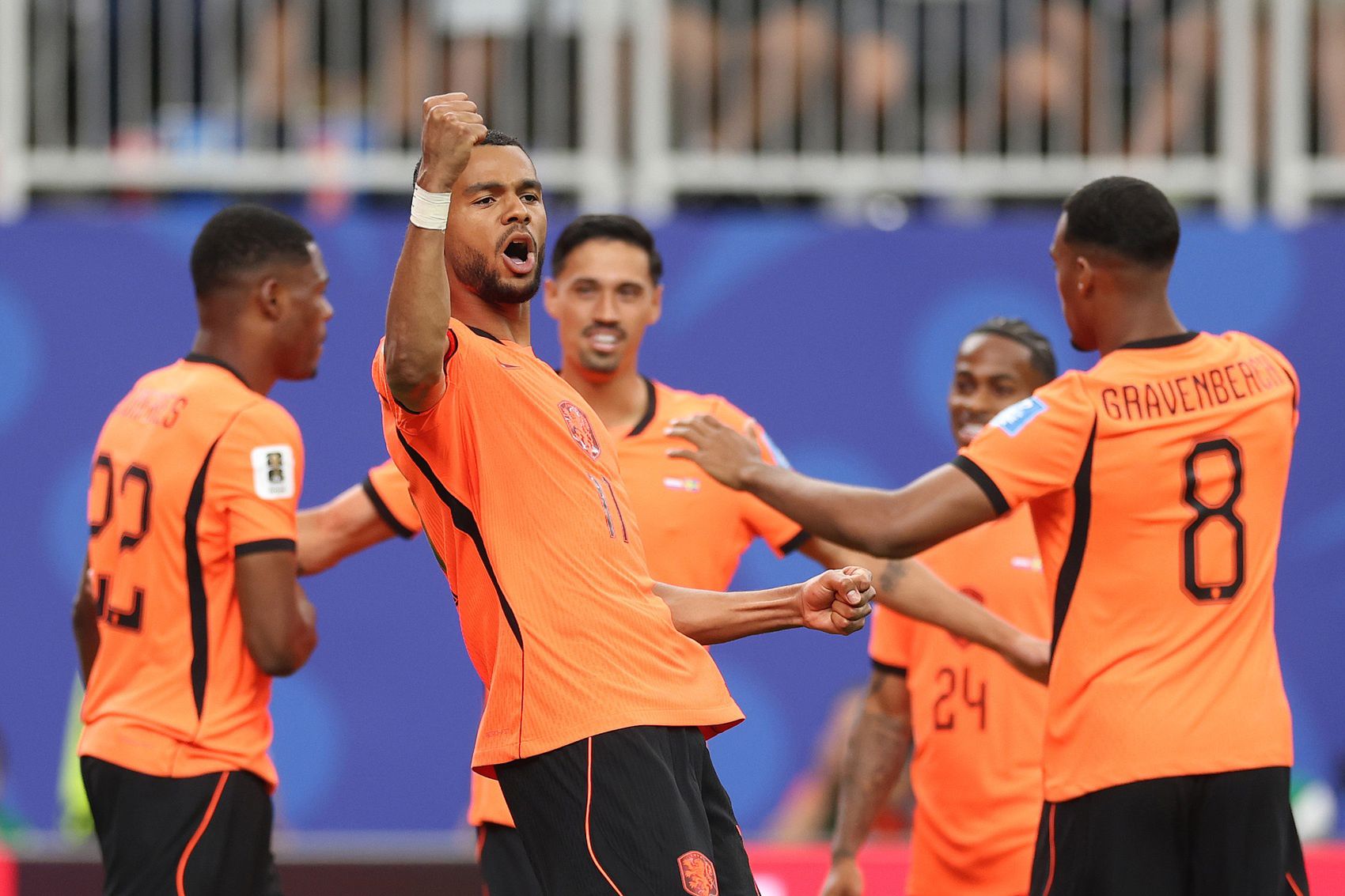 Tại World Cup, anh ấy tham gia vào 6 bàn thắng trong 7 trận đấu cho đội tuyển Gakopo,tại các giải đấu quốc tế lớn, anh ấy tham gia vào 10 bàn thắng trong 13 trận đấu Tại World Cup, anh ấy tham gia vào 6 bàn thắng trong 7 trận đấu cho đội tuyển Gakopo,tại các giải đấu quốc tế lớn, anh ấy tham gia vào 10 bàn thắng trong 13 trận đấu