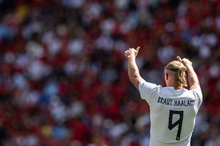Sky Sport: Haaland sẽ bổ sung họ của mẹ là Braut lên áo đấu tại World Cup hè này Sky Sport: Haaland sẽ bổ sung họ của mẹ là Braut lên áo đấu tại World Cup hè này