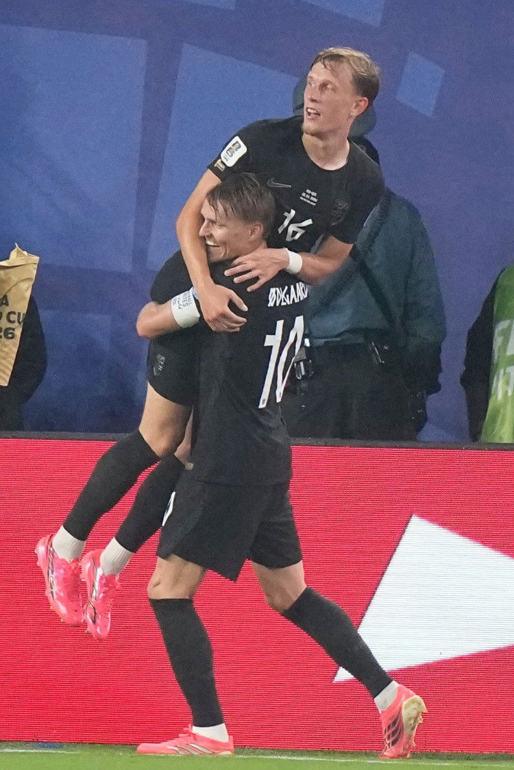 Na Uy 3-2 Senegal | Haaland lập cú đúp hai trận liên tiếp, Odegaard kiến tạo Na Uy 3-2 Senegal | Haaland lập cú đúp hai trận liên tiếp, Odegaard kiến tạo