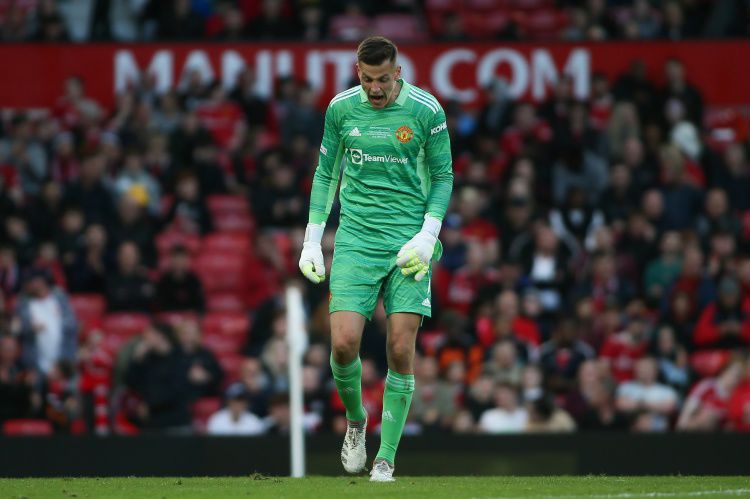 Stuttgart quan tâm thủ môn Vitek của Manchester United, Man United sẵn sàng cho mượn cầu thủ này Stuttgart quan tâm thủ môn Vitek của Manchester United, Man United sẵn sàng cho mượn cầu thủ này