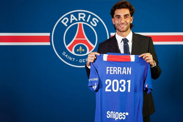 Bừng tỉnh! Ferran Torres lập hat-trick trong trận ra mắt Champions League tại Paris Bừng tỉnh! Ferran Torres lập hat-trick trong trận ra mắt Champions League tại Paris