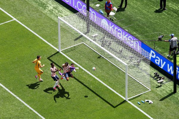 Sự thăng tiến của anh ấy thật phi thường! Freeman, 21 tuổi, đã có trận ra mắt MLS vào tháng 3 năm ngoái và giờ đã ghi bàn tại World Cup Sự thăng tiến của anh ấy thật phi thường! Freeman, 21 tuổi, đã có trận ra mắt MLS vào tháng 3 năm ngoái và giờ đã ghi bàn tại World Cup