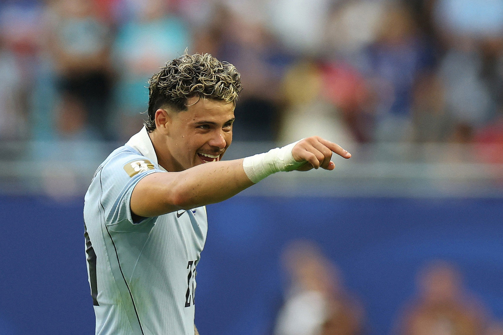 Cape Verde 2-2 Uruguay | Pina ghi bàn World Cup đầu tiên trong lịch sử ĐTQG, Cape Verde lại cầm hòa đội mạnh Uruguay Cape Verde 2-2 Uruguay | Pina ghi bàn World Cup đầu tiên trong lịch sử ĐTQG, Cape Verde lại cầm hòa đội mạnh Uruguay