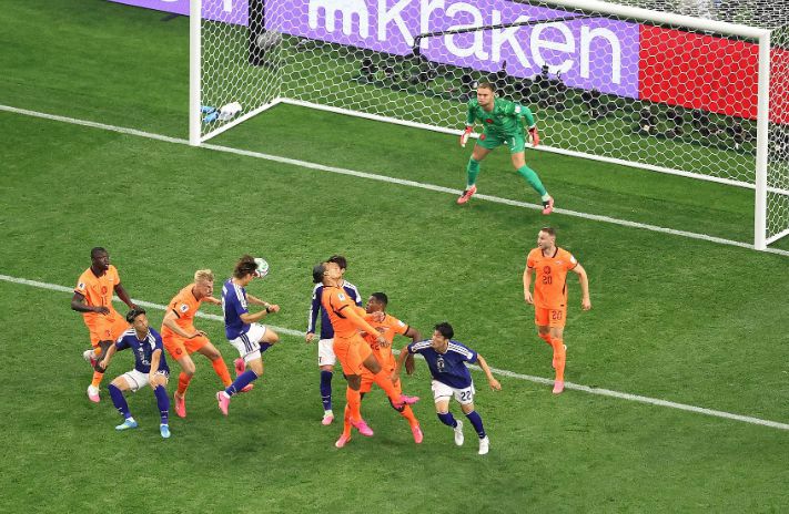 Hai lần gỡ hòa! Nhật Bản cầm hòa Hà Lan 2-2, Virgil van Dijk ghi bàn đầu tiên trong sự nghiệp World Cup