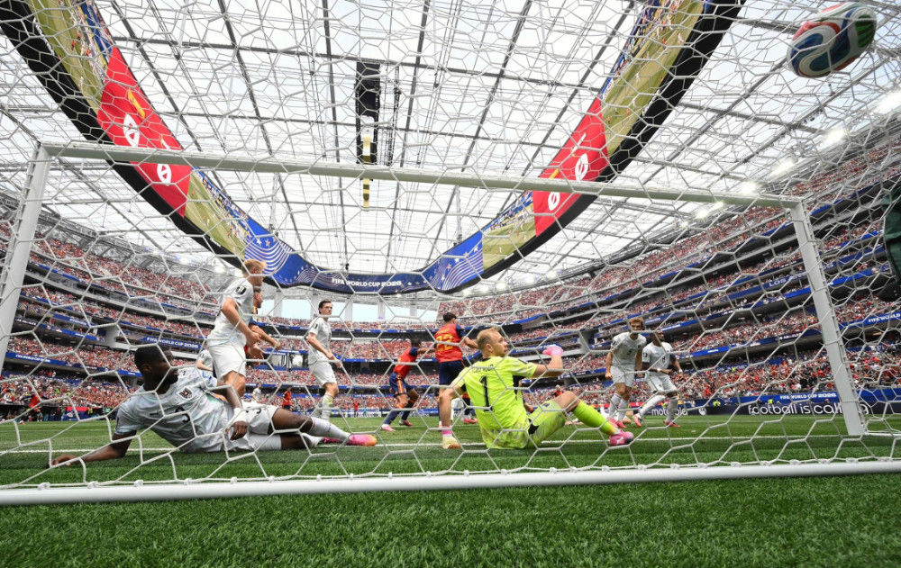Tây Ban Nha lần đầu ghi 3 bàn trong một trận đấu thuộc vòng knock-out World Cup sau 1994 Tây Ban Nha lần đầu ghi 3 bàn trong một trận đấu thuộc vòng knock-out World Cup sau 1994