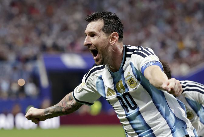 60 năm chỉ 4 lần, 2 ngày đã 2 lần! Messi và Mbappe cùng có ngày thi đấu hỏng phạt đền + ghi bàn + kiến tạo 60 năm chỉ 4 lần, 2 ngày đã 2 lần! Messi và Mbappe cùng có ngày thi đấu hỏng phạt đền + ghi bàn + kiến tạo