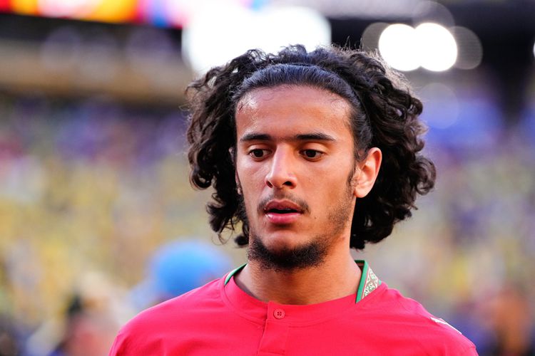 Romano: Thương vụ Bouaddi đến Man City có thể sớm 