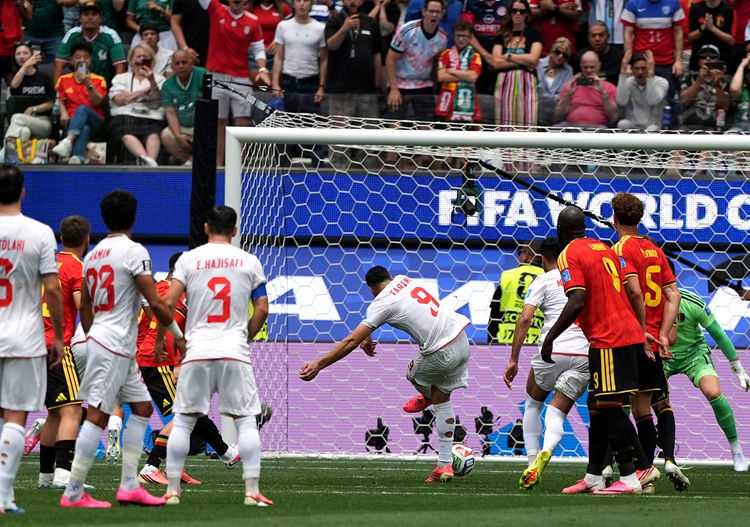 Bất ngờ! Bỉ 10 người hòa 0-0 trước Iran – Beiranvand bay người cứu thua, Taremi bị từ chối bàn thắng và gây thẻ đỏ trực tiếp Bất ngờ! Bỉ 10 người hòa 0-0 trước Iran – Beiranvand bay người cứu thua, Taremi bị từ chối bàn thắng và gây thẻ đỏ trực tiếp