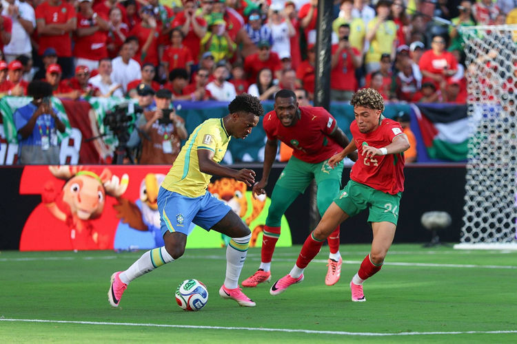 Romário: Vinícius là cầu thủ hay nhất của Brazil – Raphinha chơi dưới kỳ vọng Romário: Vinícius là cầu thủ hay nhất của Brazil – Raphinha chơi dưới kỳ vọng