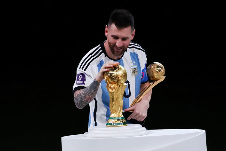Messi bất ngờ tuyên bố giã từ đội tuyển Argentina: "Quyết định khiến tôi đau lòng" Messi bất ngờ tuyên bố giã từ đội tuyển Argentina: