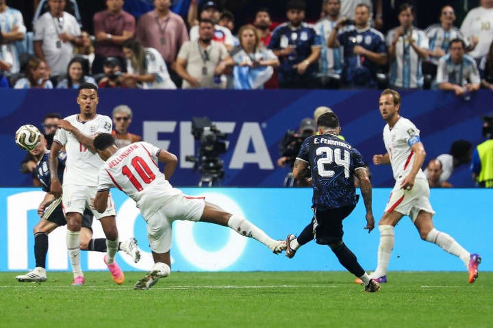 Anh 1-2 Argentina | Messi cú đúp kiến tạo, Argentina ngược dòng ngoạn mục ở phút cuối