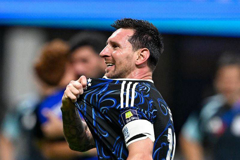 Messi: Chúng tôi không thể thua tuyển Anh, nếu thua sẽ có người nói những điều ngớ ngẩn Messi: Chúng tôi không thể thua tuyển Anh, nếu thua sẽ có người nói những điều ngớ ngẩn