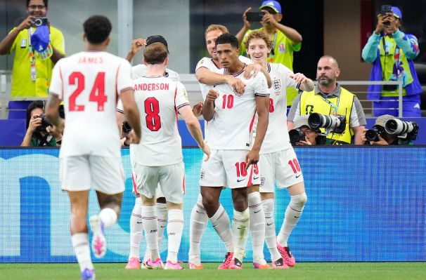Anh đã đánh bại một đội bóng nằm trong top 15 tại World Cup lần đầu tiên kể từ năm 2002, chấm dứt chuỗi 9 trận không thắng và 6 trận thua liên tiếp Anh đã đánh bại một đội bóng nằm trong top 15 tại World Cup lần đầu tiên kể từ năm 2002, chấm dứt chuỗi 9 trận không thắng và 6 trận thua liên tiếp