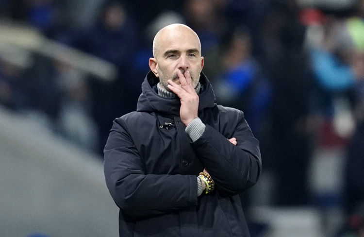 Báo Bưu điện: Chelsea đòi Man City đền bù Maresca, cho rằng ông ra đi khiến đội sụp đổ Báo Bưu điện: Chelsea đòi Man City đền bù Maresca, cho rằng ông ra đi khiến đội sụp đổ