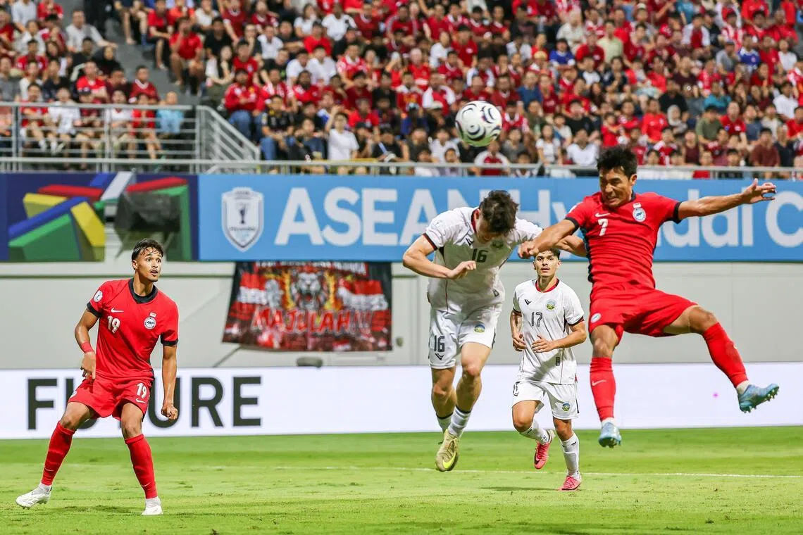 Singapore thắng Đông Timor 2-0, nối dài mạch toàn thắng