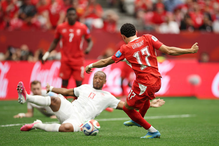 Chung sức đi tiếp! Thụy Sĩ 2-1 Canada, giành ngôi đầu bảng xuất sắc – Manzambi lập công kiến tạo, Vargas ghi bàn Chung sức đi tiếp! Thụy Sĩ 2-1 Canada, giành ngôi đầu bảng xuất sắc – Manzambi lập công kiến tạo, Vargas ghi bàn