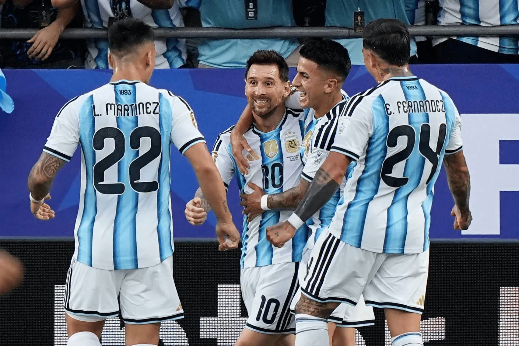 Argentina 3-0 Algeria | Messi lập hat-trick, nhà đương kim vô địch khởi đầu thuận lợi Argentina 3-0 Algeria | Messi lập hat-trick, nhà đương kim vô địch khởi đầu thuận lợi