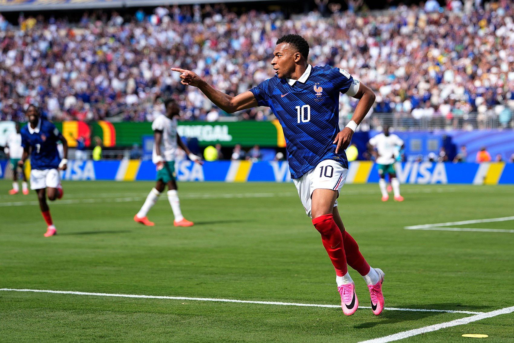 Một màn lội ngược dòng ngoạn mục! Trong số 13 bàn thắng của Mbappe tại World Cup, 12 bàn gần nhất đều được ghi sau phút thứ 60 Một màn lội ngược dòng ngoạn mục! Trong số 13 bàn thắng của Mbappe tại World Cup, 12 bàn gần nhất đều được ghi sau phút thứ 60