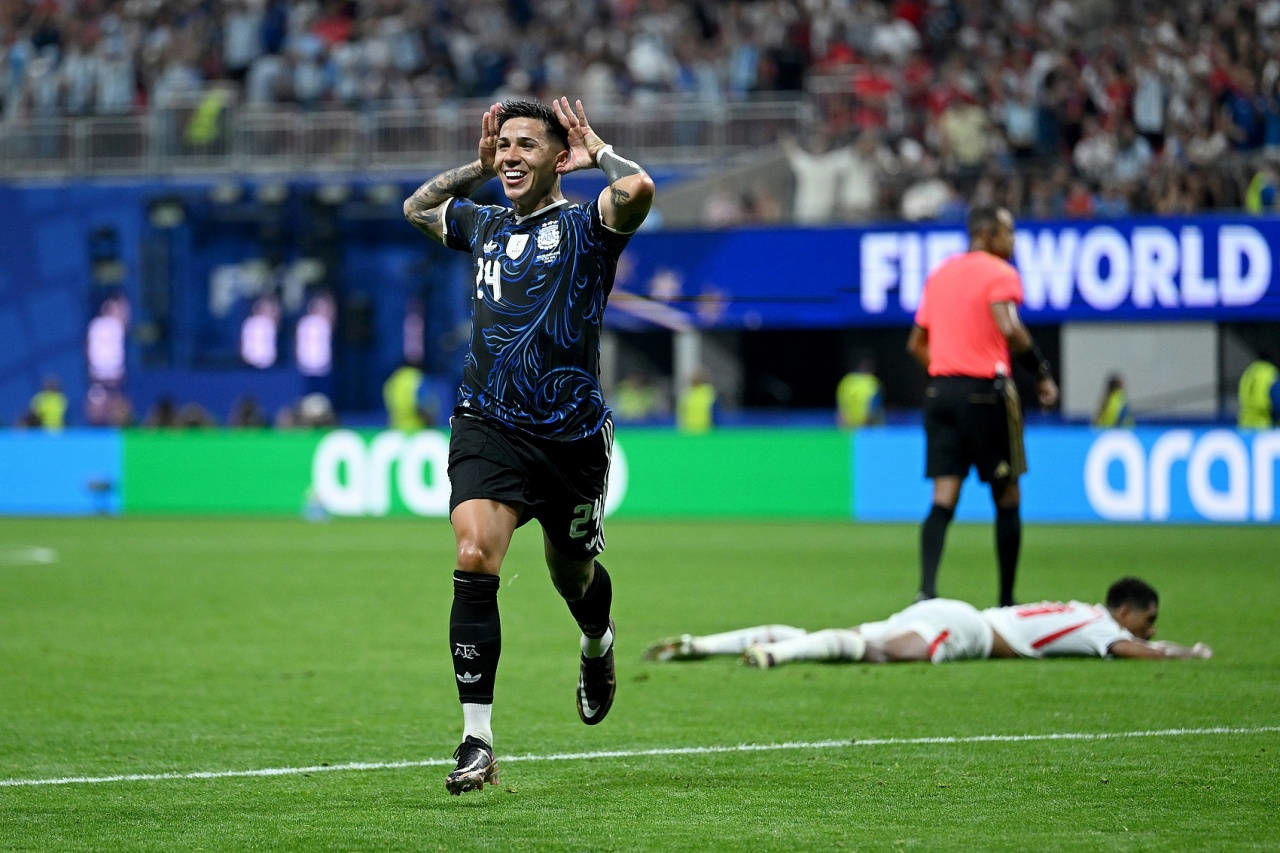Anh 1-2 Argentina | Messi cú đúp kiến tạo, Argentina ngược dòng ngoạn mục ở phút cuối