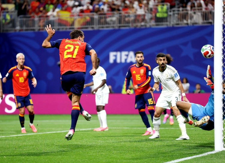 Đại thắng! Tây Ban Nha 4-0 Ả Rập Saudi, leo lên đầu bảng H - Yamal ghi bàn đầu tiên tại World Cup, Oyarzabal lập cú đúp kiến tạo và dội cột dọc