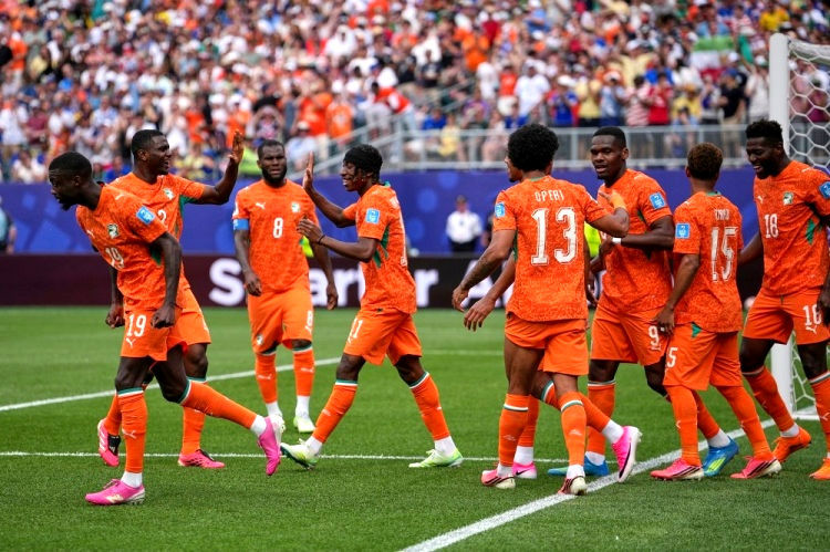 Tạo nên lịch sử! Bờ Biển Ngà lần đầu tiên vượt qua vòng bảng World Cup, sẽ chạm trán Pháp hoặc Na Uy
