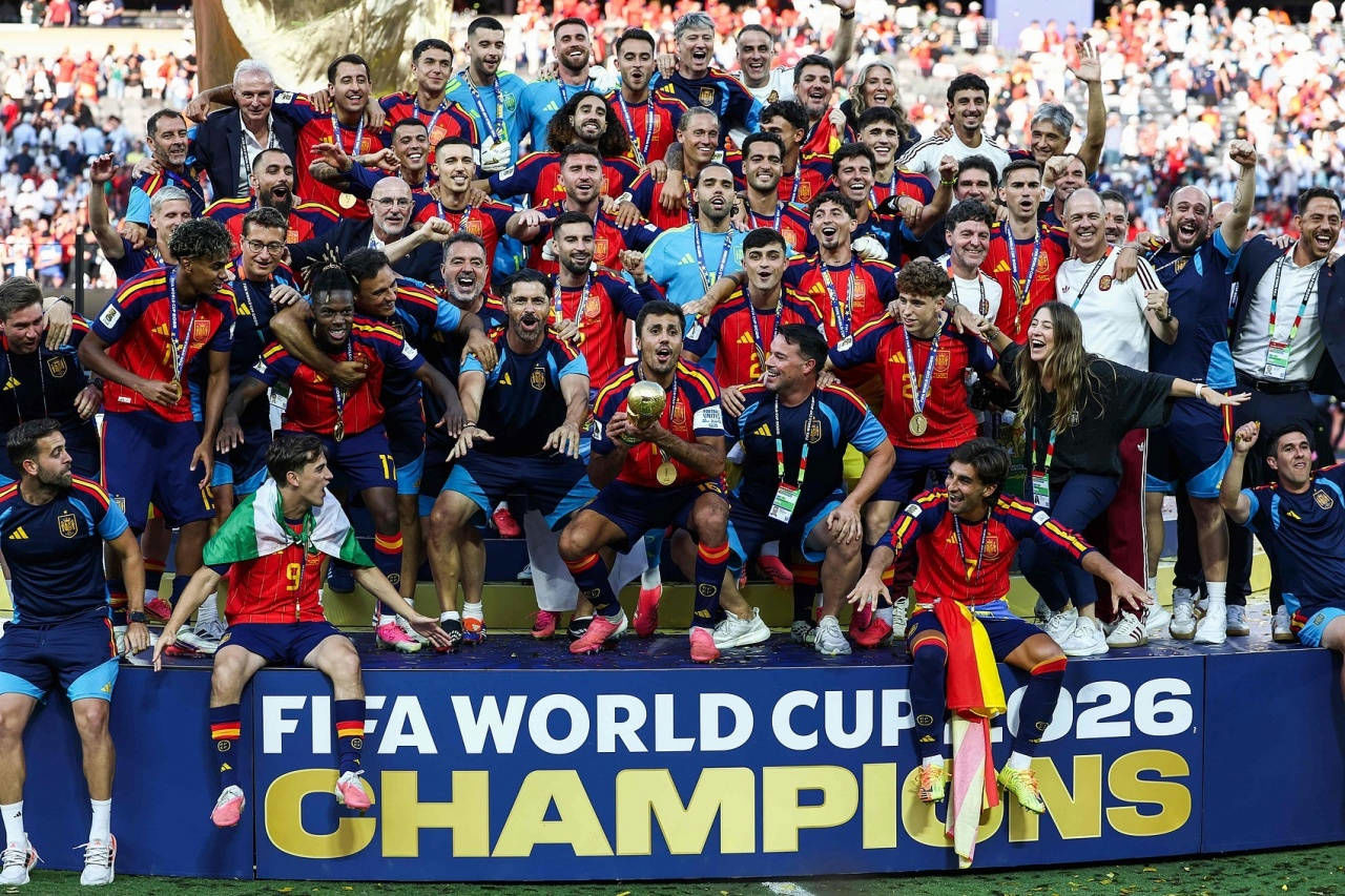 Lần đầu tiên Tổng thống Trump trao cúp! Tây Ban Nha vô địch World Cup 2026, đội trưởng Rodri giành Quả bóng Vàng World Cup! Lần đầu tiên Tổng thống Trump trao cúp! Tây Ban Nha vô địch World Cup 2026, đội trưởng Rodri giành Quả bóng Vàng World Cup!