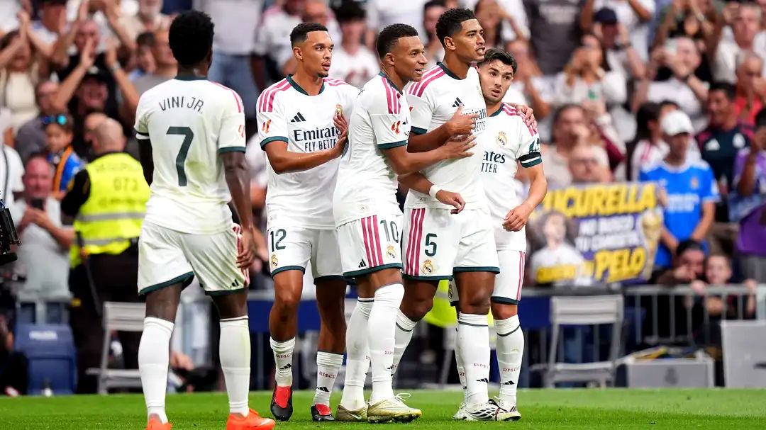 Real Madrid 4-0 Malaga, HLV Mourinho có trận thắng thứ ba liên tiếp Real Madrid 4-0 Malaga, HLV Mourinho có trận thắng thứ ba liên tiếp