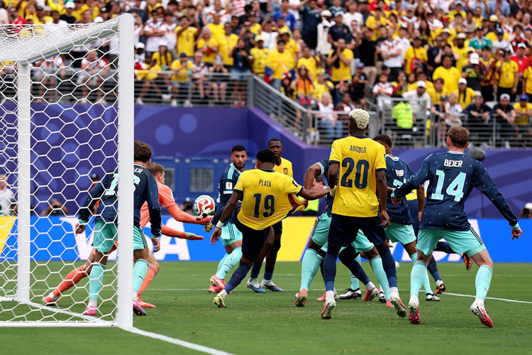 Giành vé đi tiếp! Ecuador lội ngược dòng 2-1 đánh bại Đức, Sané ghi bàn, Plata ấn định thắng lợi – Trọng tài nữ gây tranh cãi