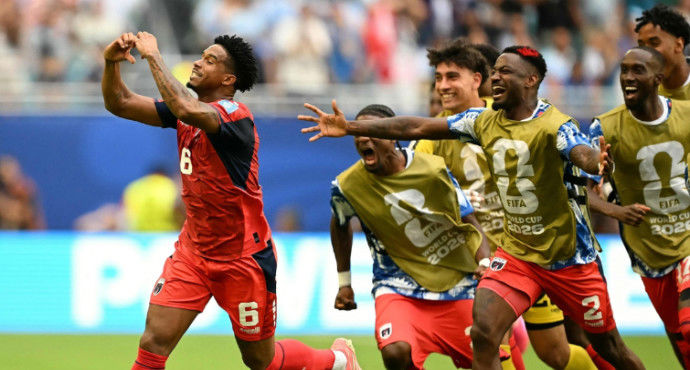 Cape Verde 2-2 Uruguay | Pina ghi bàn World Cup đầu tiên trong lịch sử ĐTQG, Cape Verde lại cầm hòa đội mạnh Uruguay Cape Verde 2-2 Uruguay | Pina ghi bàn World Cup đầu tiên trong lịch sử ĐTQG, Cape Verde lại cầm hòa đội mạnh Uruguay