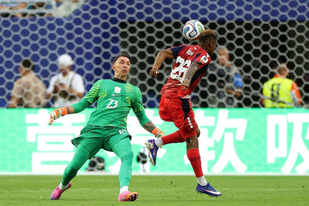 Cape Verde 2-2 Uruguay | Pina ghi bàn World Cup đầu tiên trong lịch sử ĐTQG, Cape Verde lại cầm hòa đội mạnh Uruguay Cape Verde 2-2 Uruguay | Pina ghi bàn World Cup đầu tiên trong lịch sử ĐTQG, Cape Verde lại cầm hòa đội mạnh Uruguay