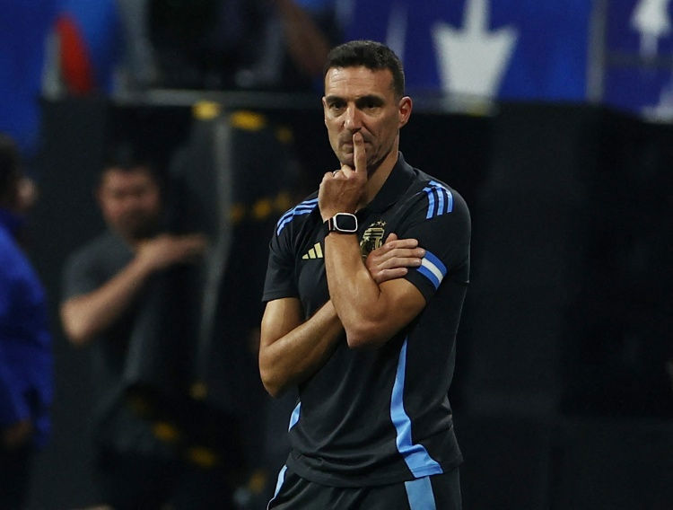 Đội hình Argentina ra sân với hàng công Messi + Lautaro, hàng tiền vệ De Paul, Mac Allister, Enzo Đội hình Argentina ra sân với hàng công Messi + Lautaro, hàng tiền vệ De Paul, Mac Allister, Enzo