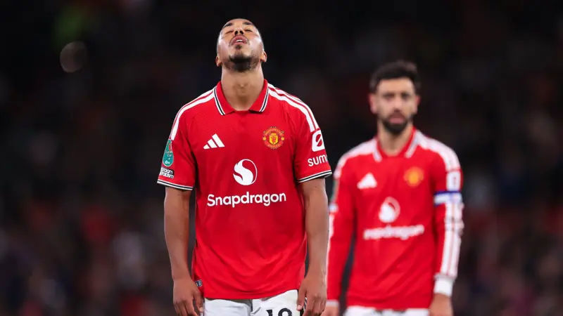 Man Utd dẫn 2-0 vẫn thua ngược 2-3, bị Brighton loại ở vòng 3 Cúp Liên đoàn Man Utd dẫn 2-0 vẫn thua ngược 2-3, bị Brighton loại ở vòng 3 Cúp Liên đoàn