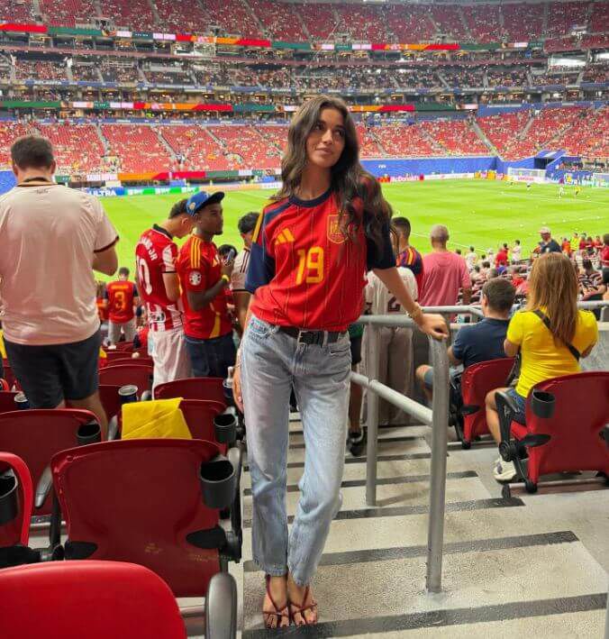 Yamal ghi bàn đầu tiên tại World Cup, còn công khai “phát cẩu lương”: “Cô gái của tôi!” Yamal ghi bàn đầu tiên tại World Cup, còn công khai “phát cẩu lương”: “Cô gái của tôi!”