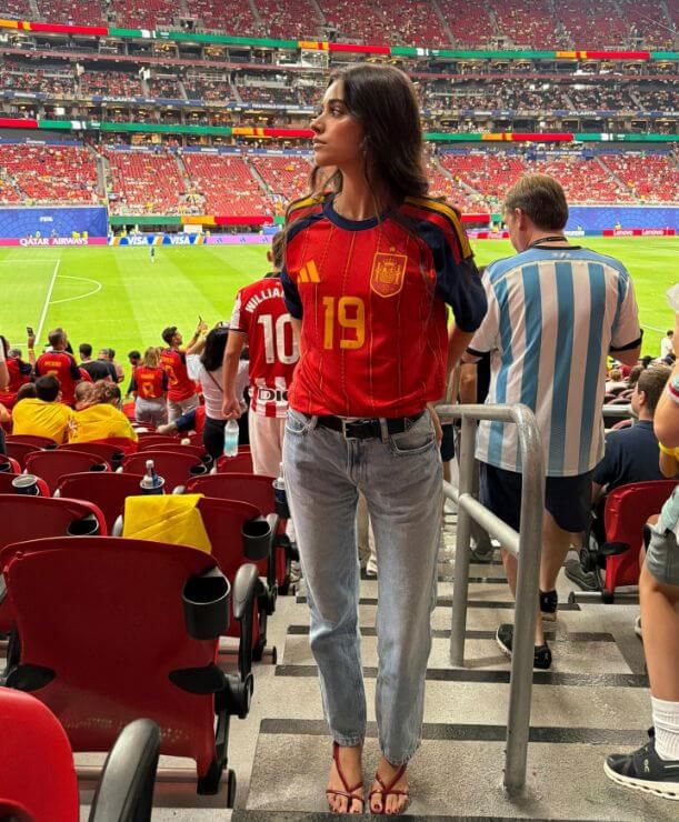 Yamal ghi bàn đầu tiên tại World Cup, còn công khai “phát cẩu lương”: “Cô gái của tôi!” Yamal ghi bàn đầu tiên tại World Cup, còn công khai “phát cẩu lương”: “Cô gái của tôi!”