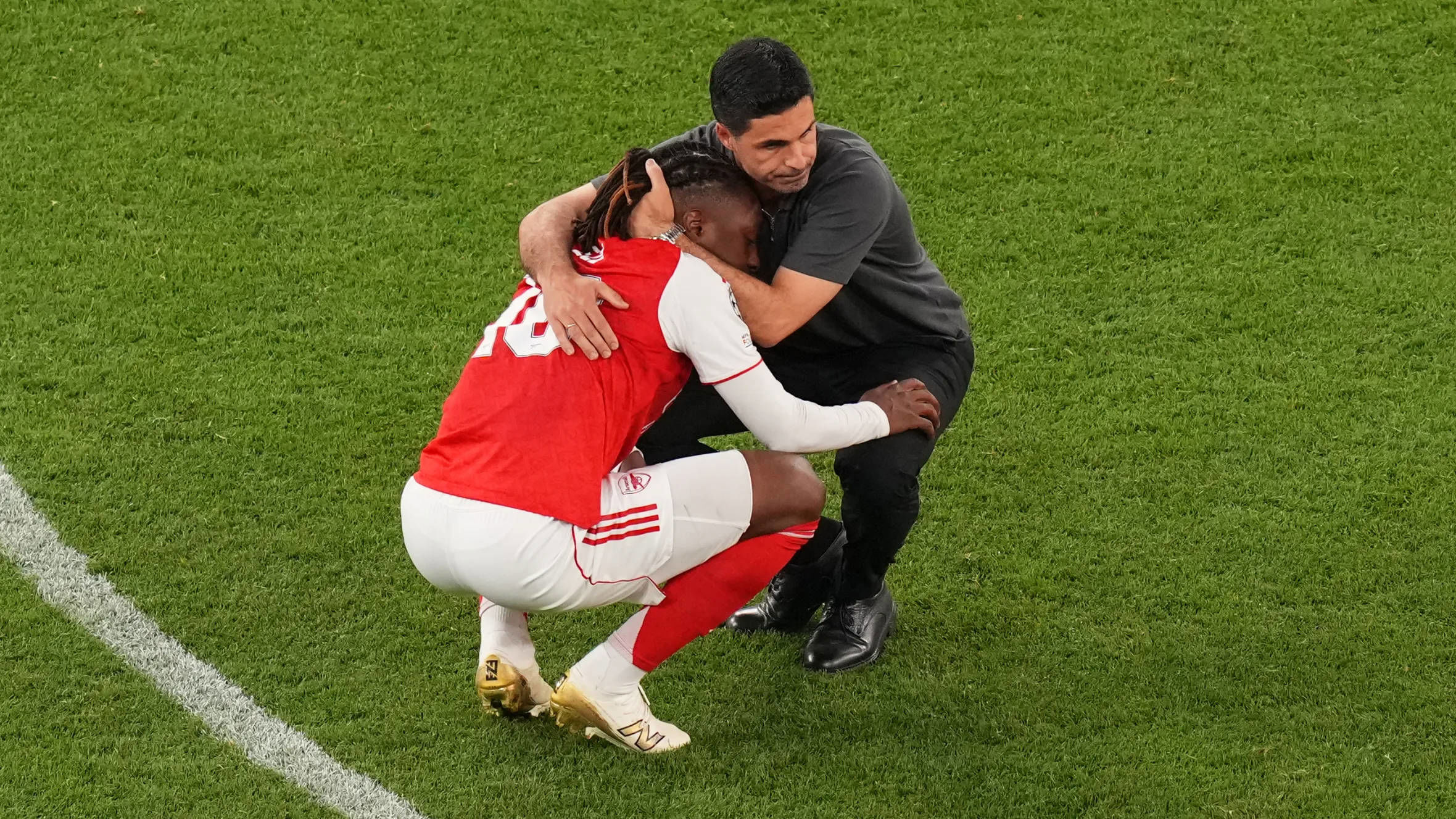 Bảo vệ thành công chức vô địch Champions League! Paris Saint Germain đánh bại Arsenal trên loạt sút luân lưu Bảo vệ thành công chức vô địch Champions League! Paris Saint Germain đánh bại Arsenal trên loạt sút luân lưu