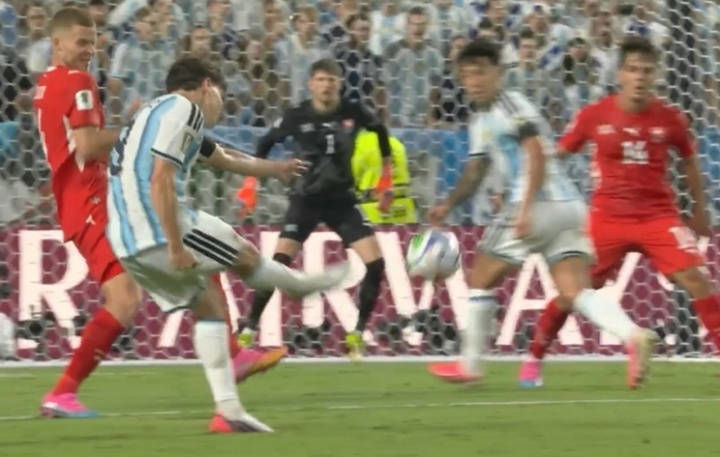 Argentina 3-1 Thụy Sĩ | Embolo nhận thẻ vàng thứ 2 vì ăn vạ, nhà ĐKVĐ chật vật vào bán kết Argentina 3-1 Thụy Sĩ | Embolo nhận thẻ vàng thứ 2 vì ăn vạ, nhà ĐKVĐ chật vật vào bán kết