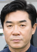 Ảnh huấn luyện viên Yoom Jong Hwan
