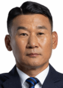 Ảnh huấn luyện viên Sung-Hwan Cho
