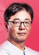 Ảnh huấn luyện viên Hwang Sun-Hong